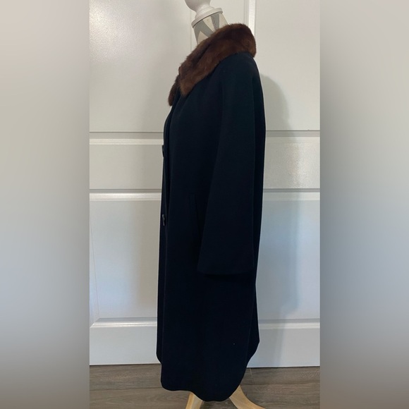 Vintage Black Pea Coat with Brown Fur Collar - Picture 3 of 7